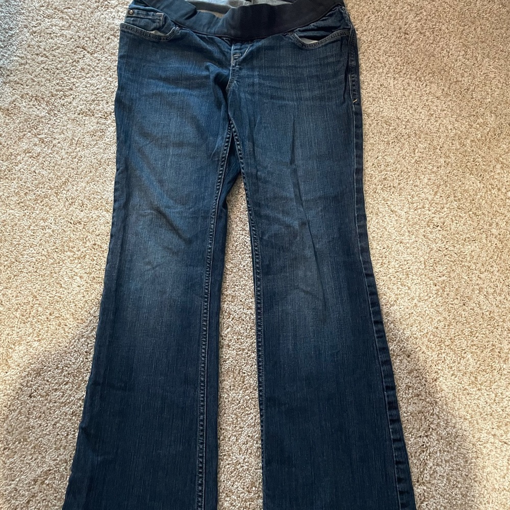 Maternity Size 4 Old Navy flare legged jeans.